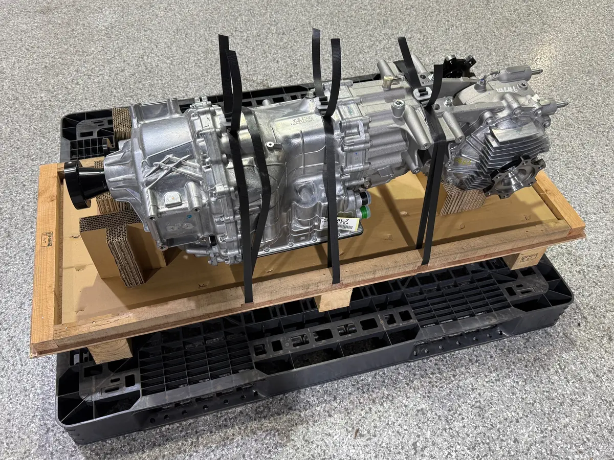 Genuine Nissan Gr6 Transmission Assembly (My17+) Fits Nissan R35 Gtr 1