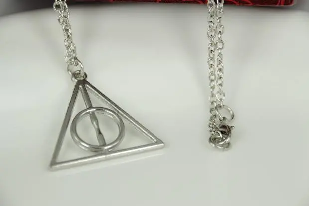 Silver Geometric Necklace 1