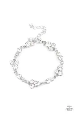 Paparazzi Social Glistening - White 1