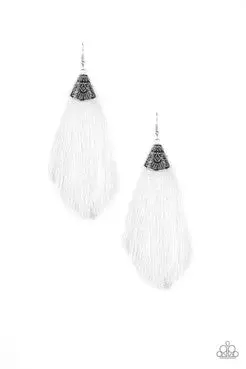 Paparazzi Tassel Temptress - White 1