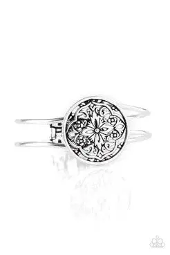 Paparazzi Mandala Majesty - Silver 1